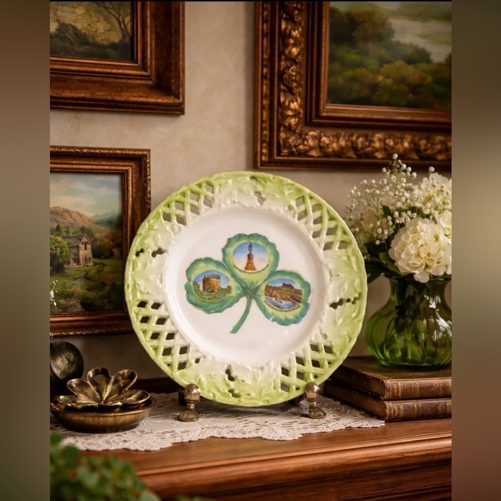 Vtg Irish Porcelain Plate Heritage Keepsake Ancestral Display Reticulated Edge